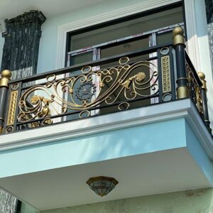 Ban cong sat my nghe 1