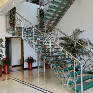 Cau thang sat my nghe 3