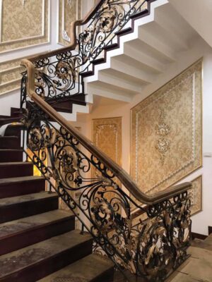 Cầu thang sắt mỹ thuật Quảng Ngãi