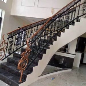Cầu thang sắt nghệ thuật