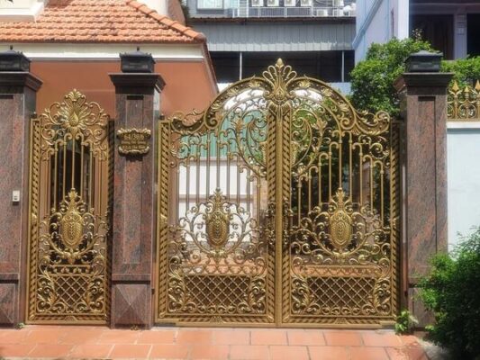 Định nghĩa và đặc điểm của cổng sắt 3 cánh