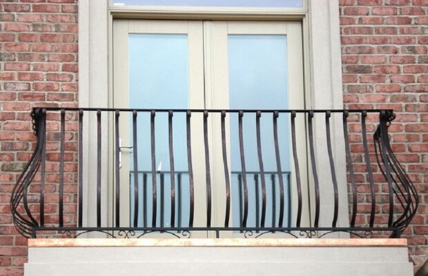 Lợi ích và nhược điểm của việc sử dụng lan can sắt mỹ thuật