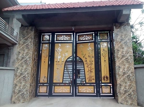 Mau cong sat 4 canh dep 15