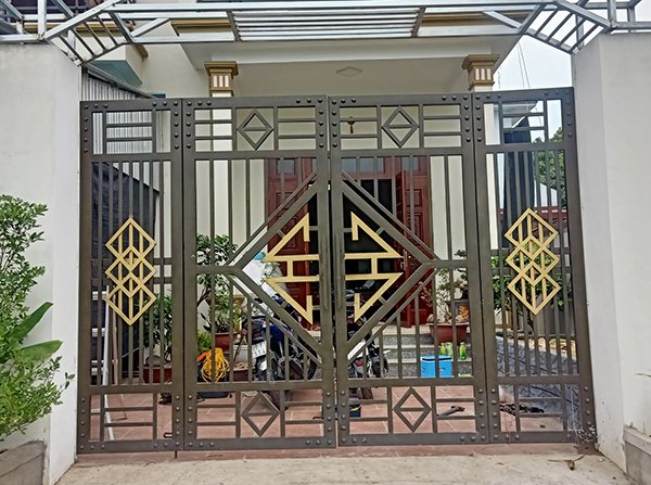 Mau cong sat 4 canh dep 22