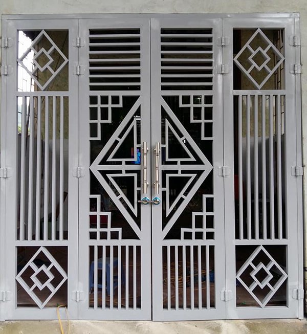 Mau cong sat 4 canh dep 24