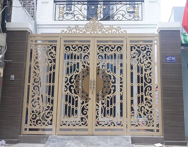 Mau cong sat 4 canh dep 30