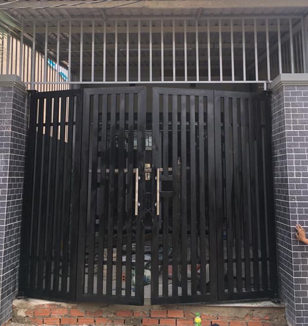 Mau cong sat 4 canh dep 35