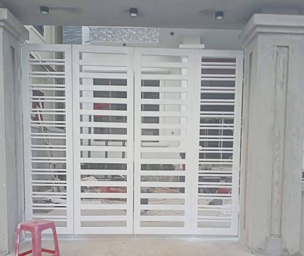 Mau cong sat 4 canh dep 38