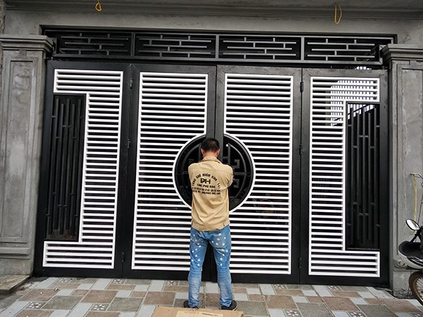 Mau cong sat 4 canh dep 41