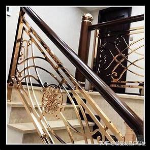 Mau lan can cau thang sat my thuat dep 34