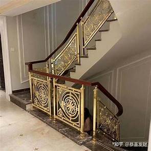 Mau lan can cau thang sat my thuat dep 42