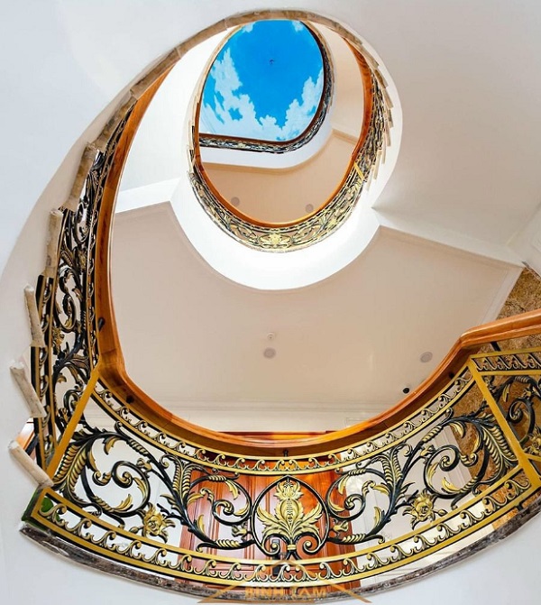 Cầu thang nhôm đúc