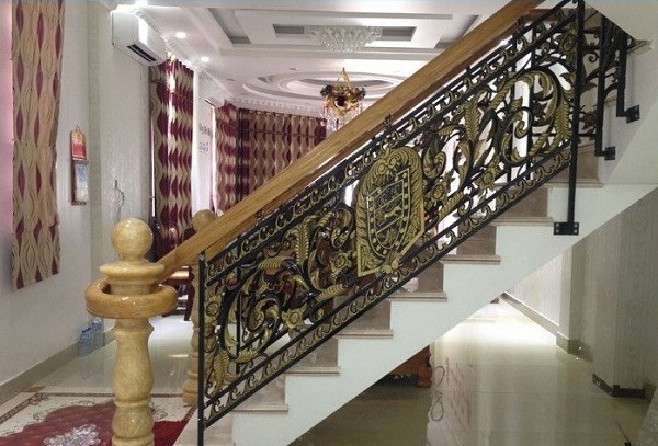 Cầu thang nhôm đúc