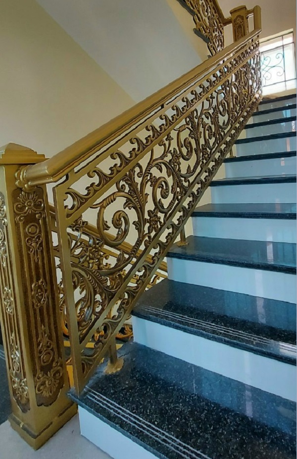 Cầu thang nhôm đúc
