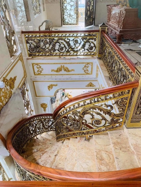 Cầu thang nhôm đúc