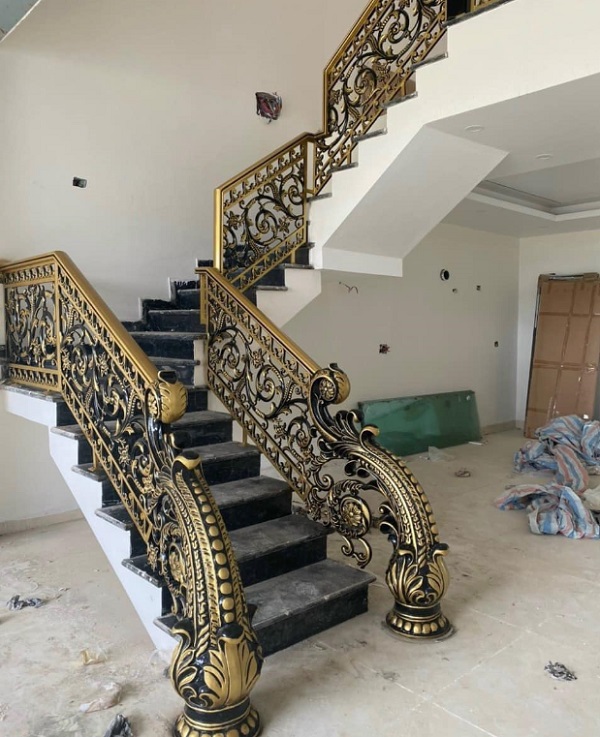 Cầu thang nhôm đúc