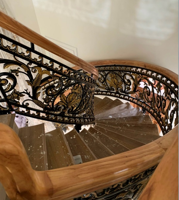 Cầu thang nhôm đúc