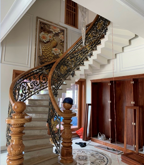 Cầu thang nhôm đúc