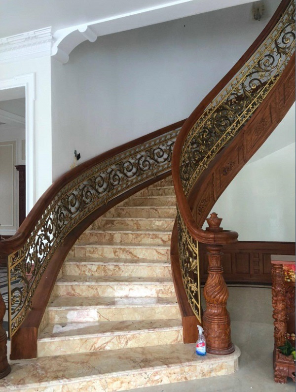 Cầu thang nhôm đúc