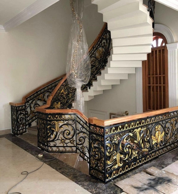 Cầu thang nhôm đúc