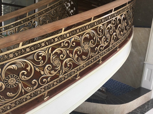 Cầu thang nhôm đúc