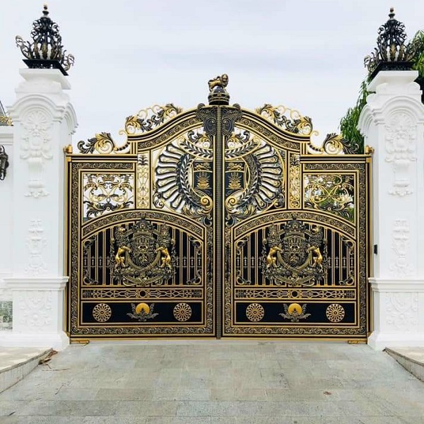 Cửa cổng nhôm đúc