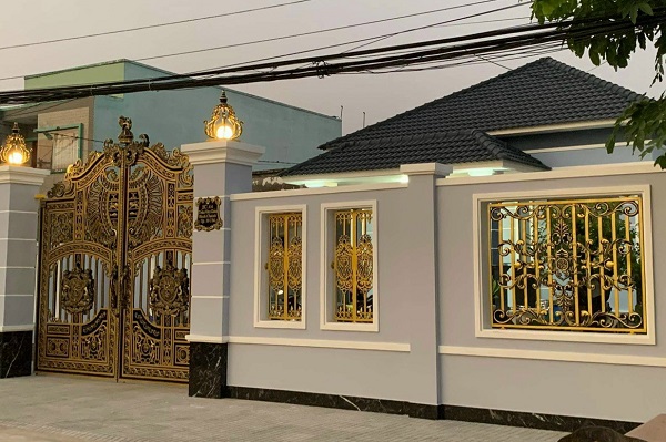 Cửa cổng nhôm đúc