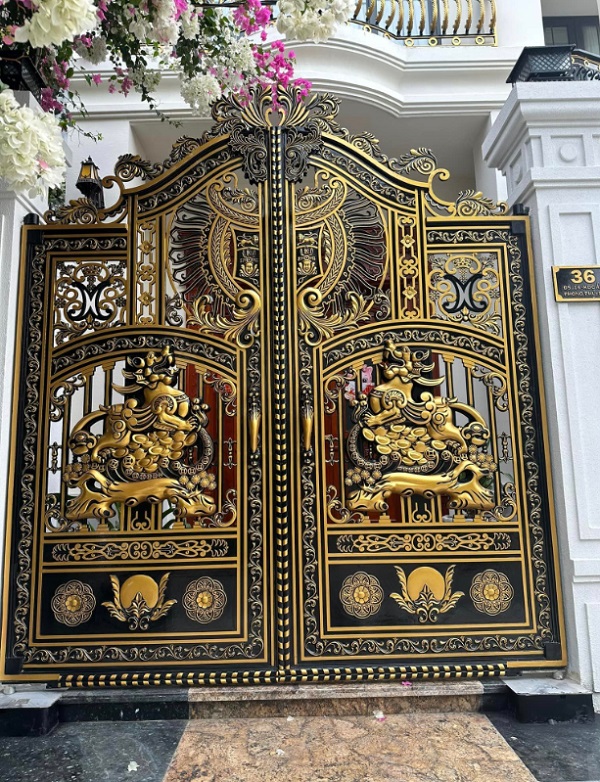 Cửa cổng nhôm đúc