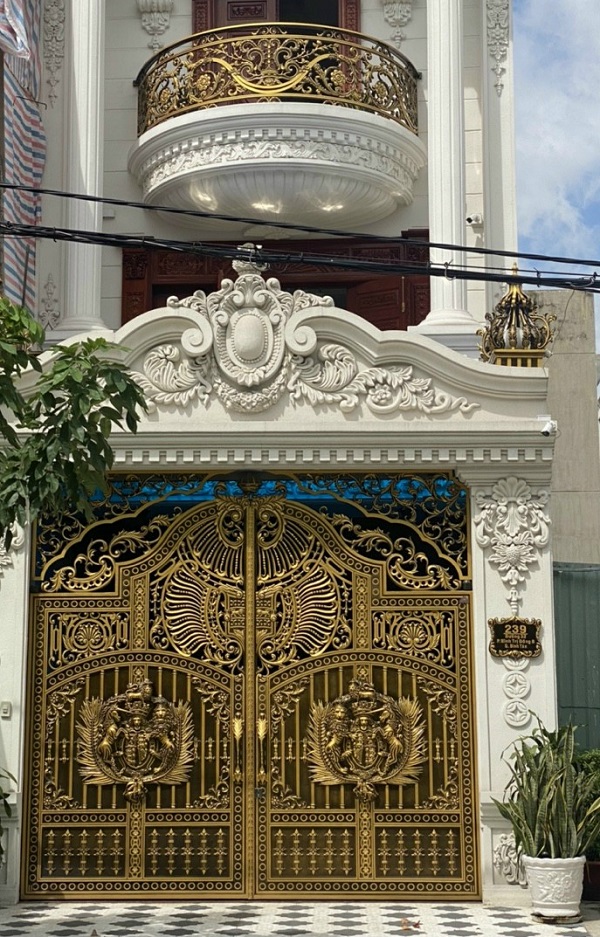 Cửa cổng nhôm đúc