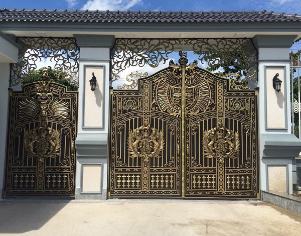 Cửa cổng nhôm đúc