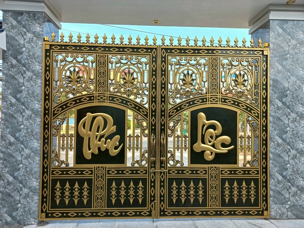 Cửa cổng nhôm đúc