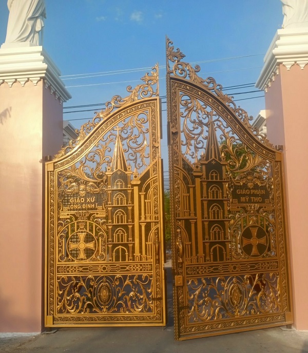 Cửa cổng nhôm đúc