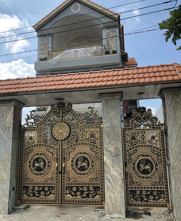 Cửa cổng nhôm đúc