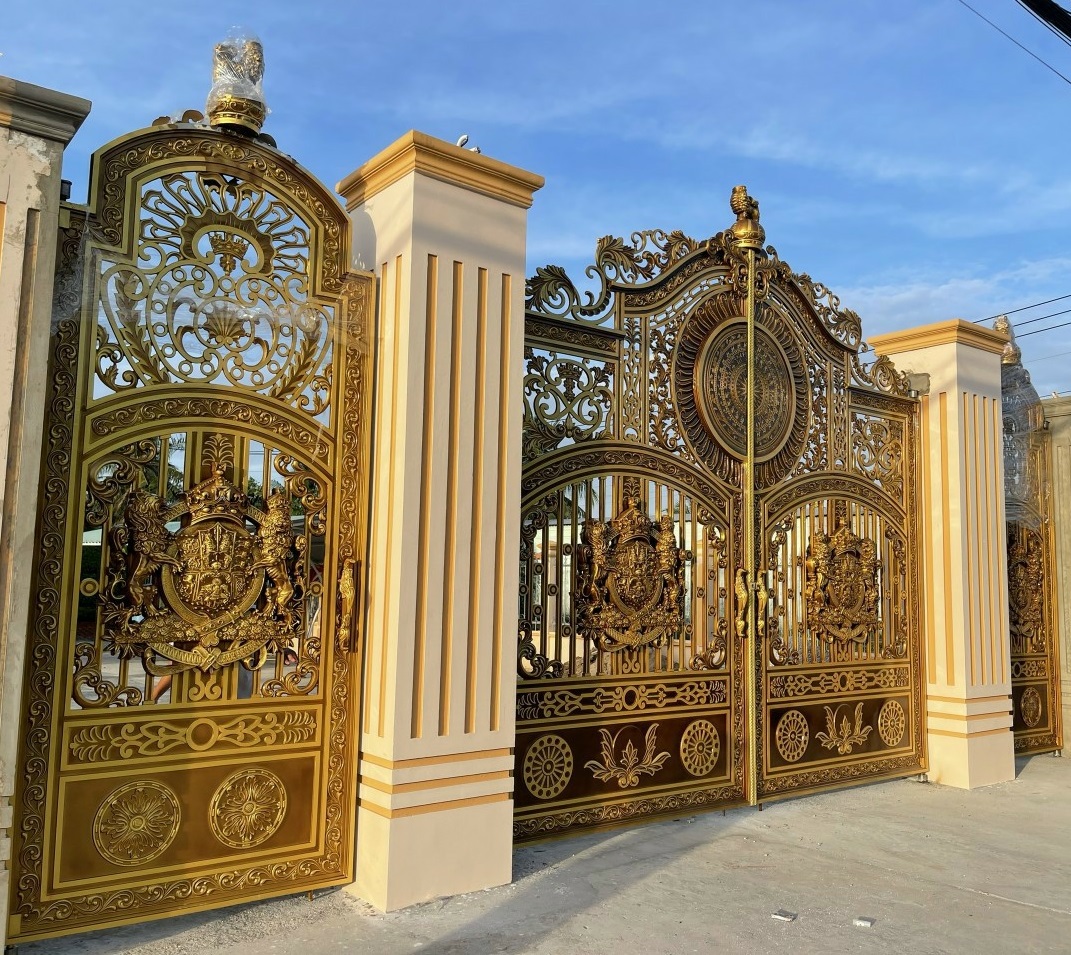 Cửa cổng nhôm đúc