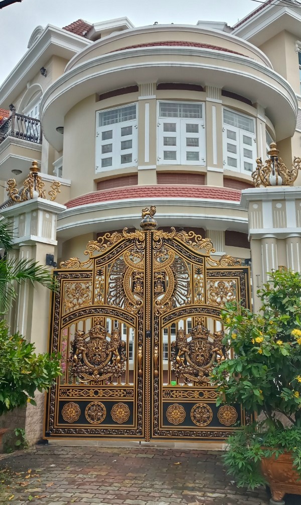 Cửa cổng nhôm đúc