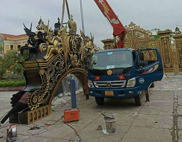 Cửa cổng nhôm đúc