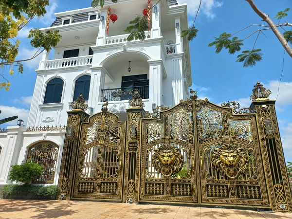 Cửa cổng nhôm đúc