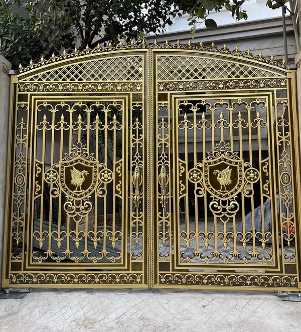 Cửa cổng nhôm đúc