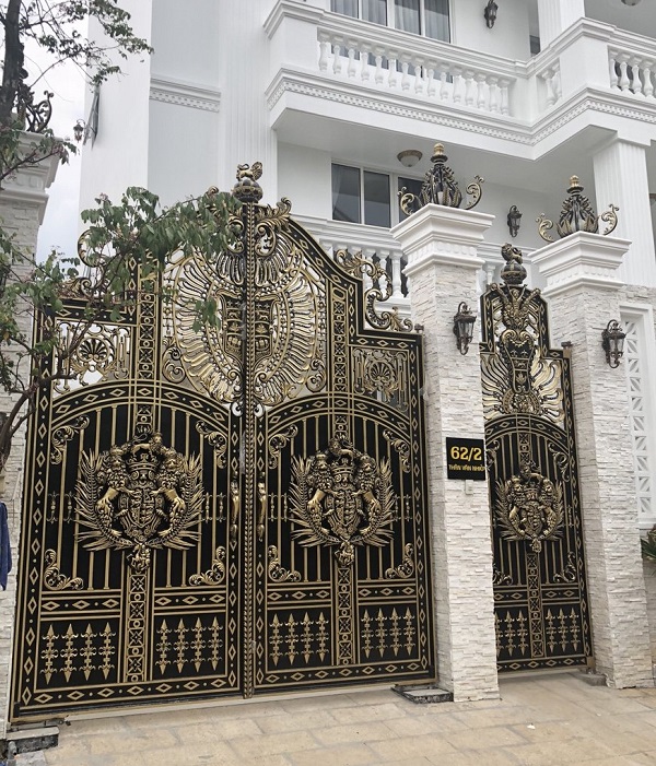 Cửa cổng nhôm đúc