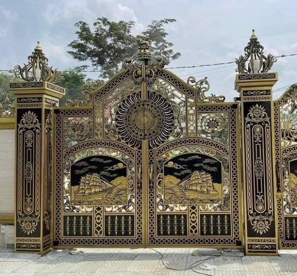 Cửa cổng nhôm đúc