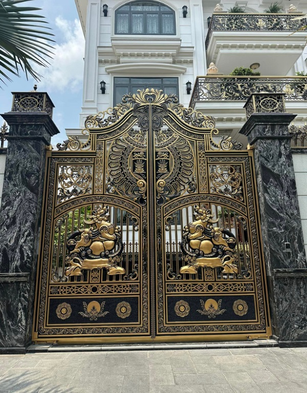 Cửa cổng nhôm đúc