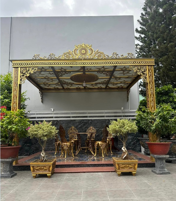 Cửa cổng nhôm đúc