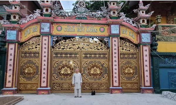 Cửa cổng nhôm đúc