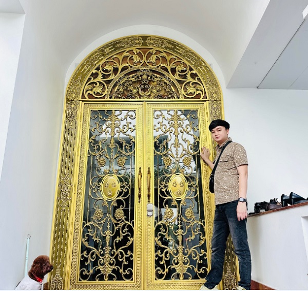 Cửa cổng nhôm đúc