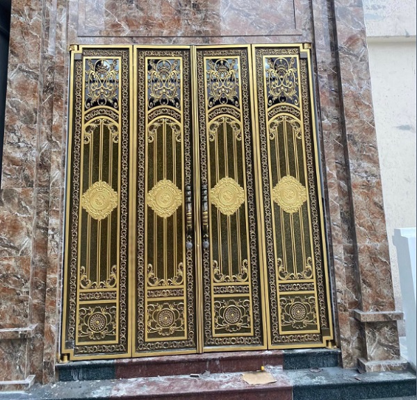 Cửa cổng nhôm đúc