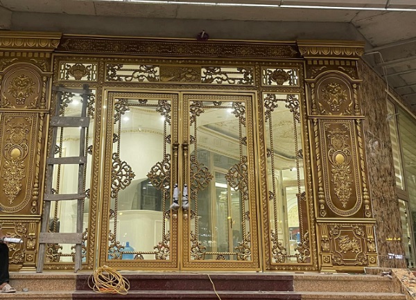 Cửa cổng nhôm đúc