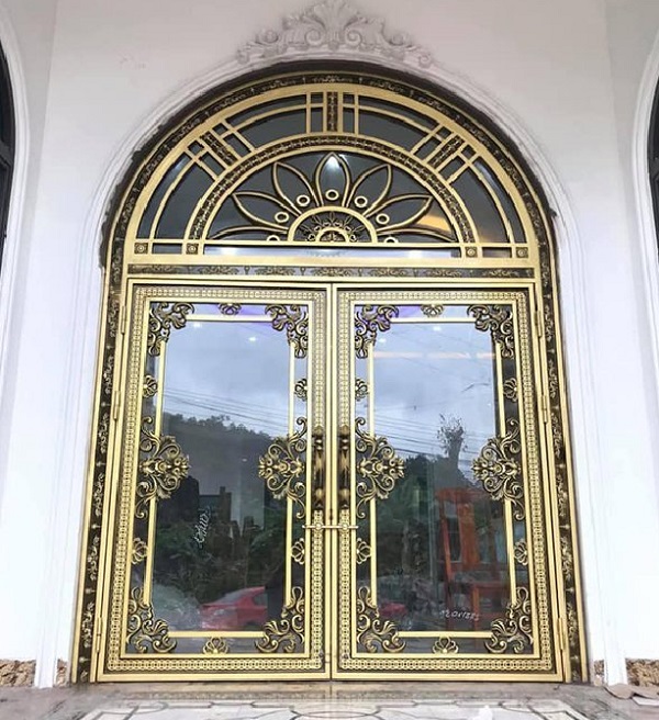 Cửa cổng nhôm đúc