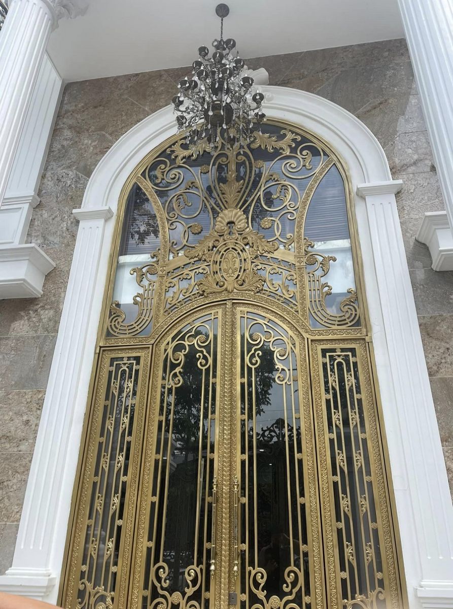 Cửa cổng nhôm đúc