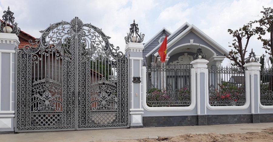 Cửa cổng nhôm đúc