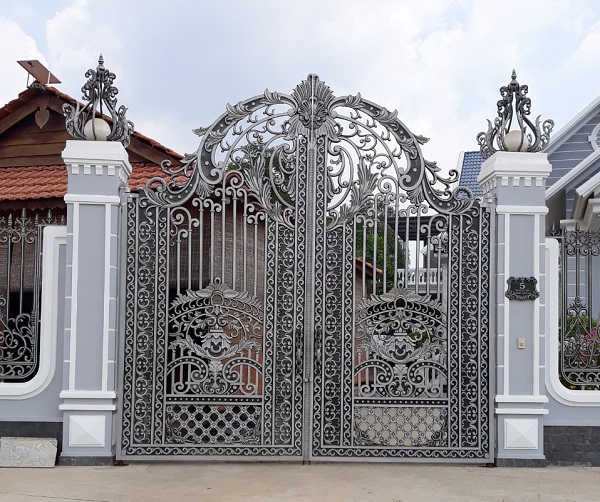 Cửa cổng nhôm đúc